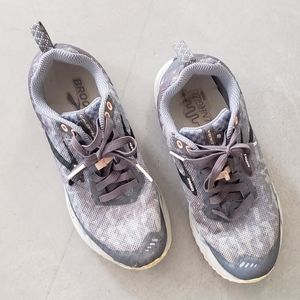Brooks Caldera 3 trail running shoe - 8 - EUC
